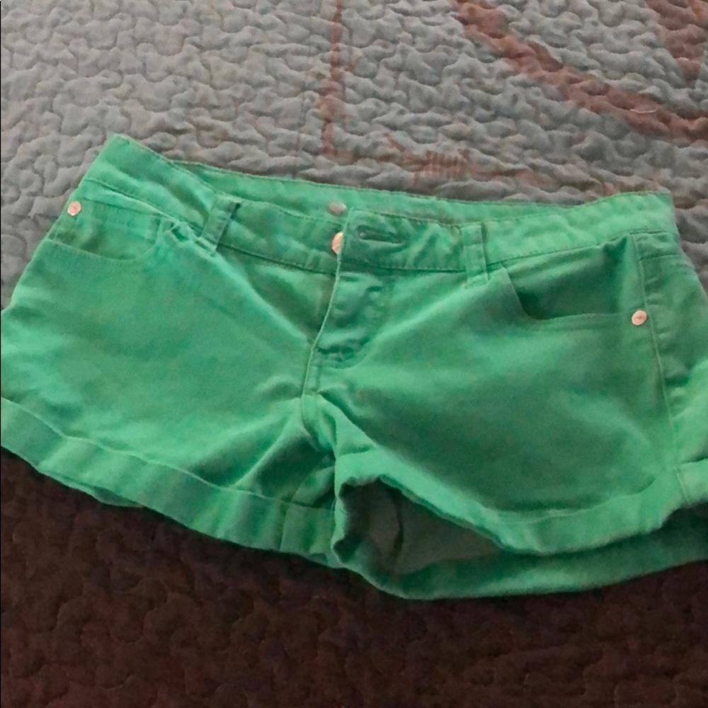 Green shorts - Picture 2 of 2